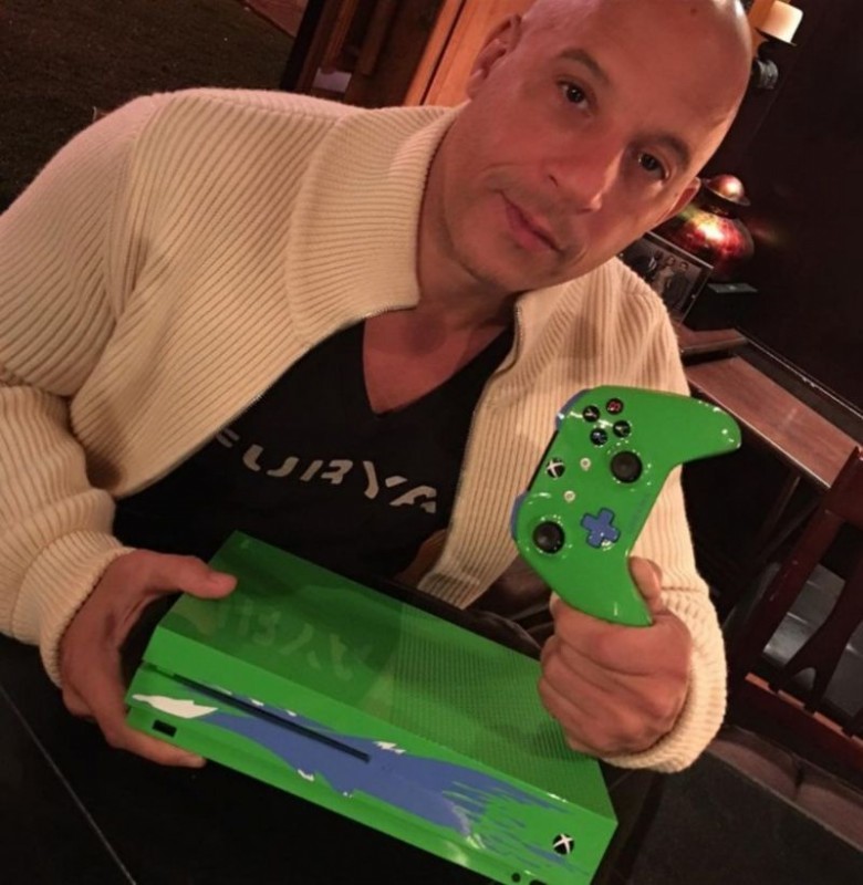 Paul Walker'ın Arabası Tasarımlı Xbox One S