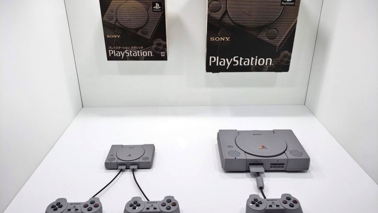 Orijinal PlayStation ve PlayStation Classic Yan Yana