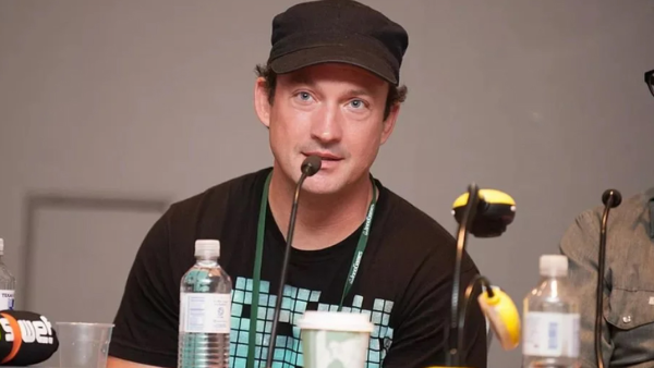 Kristopher Avellone, Fallout dizisini değerlendirdi: Hayranlar için 6/10, diğerleri için 4/10.